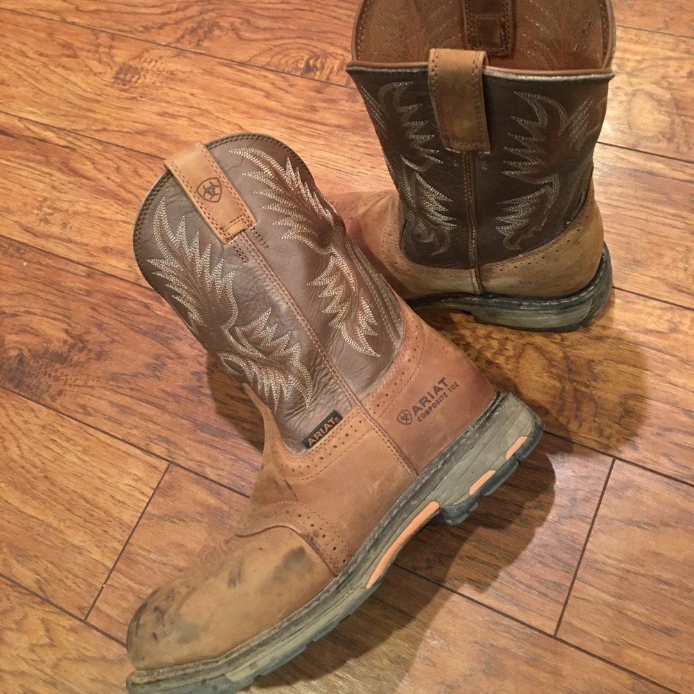 Ariat work boots. Mens size 11D. Composite toe